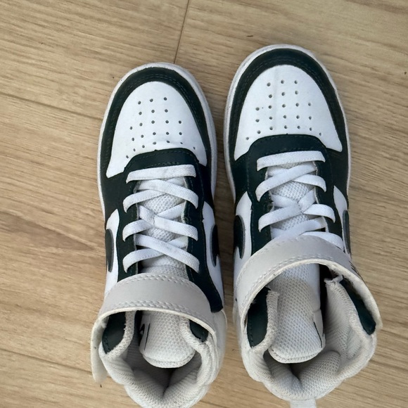 Nike Court Borough Mid Kids Sneakers – Green/ White - Picture 1 of 3